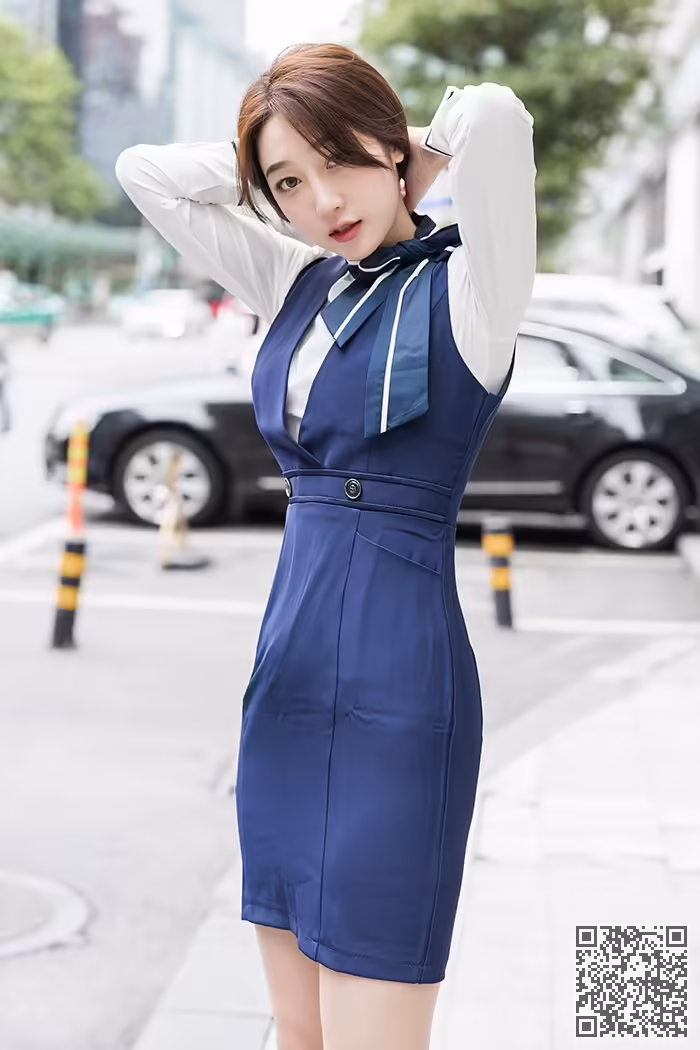 服务员、九月生、美臀