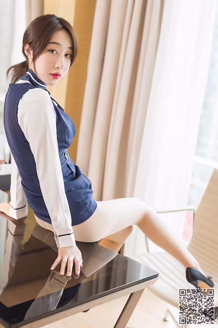 服务员、九月生、美臀
