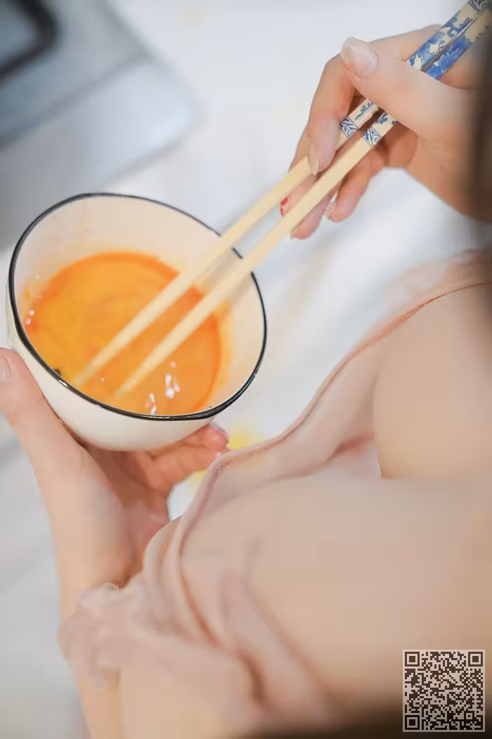 极品厨娘糯美子丝滑巨乳飘香四溢