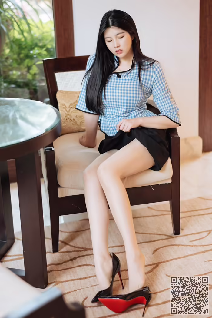 丰腴、嫩模、娜露、巨乳、长腿