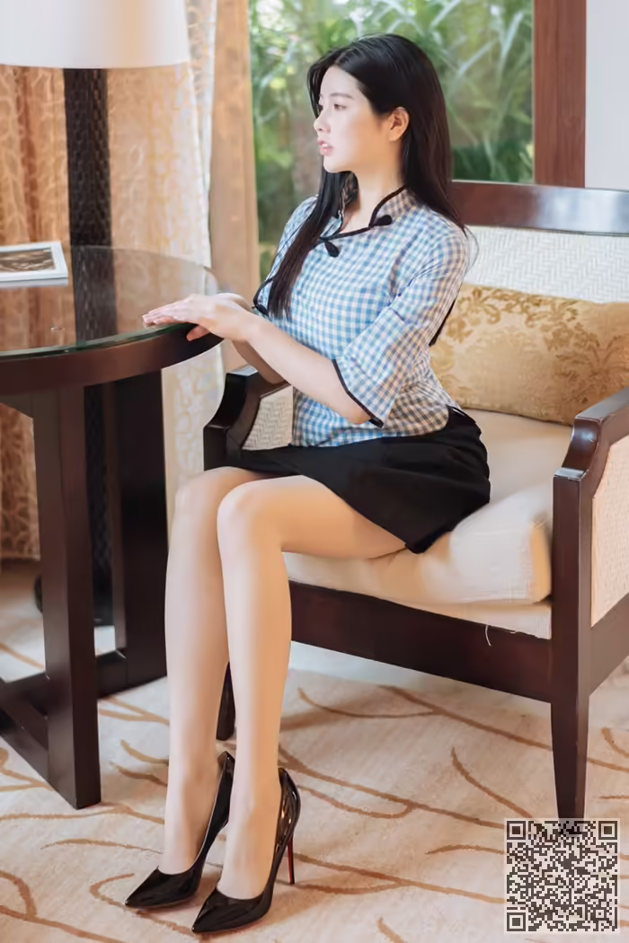 丰腴、嫩模、娜露、巨乳、长腿