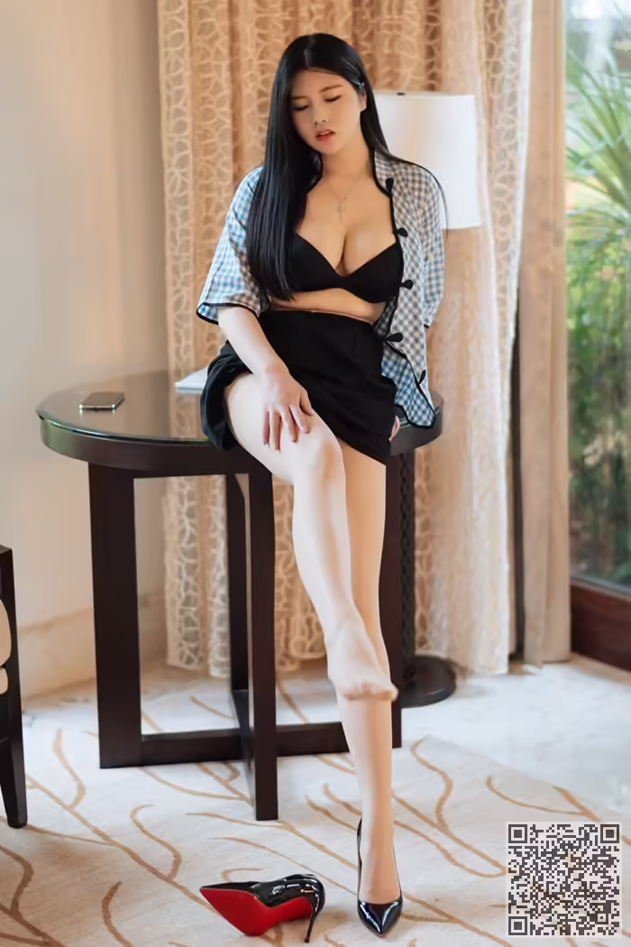 丰腴、嫩模、娜露、巨乳、长腿