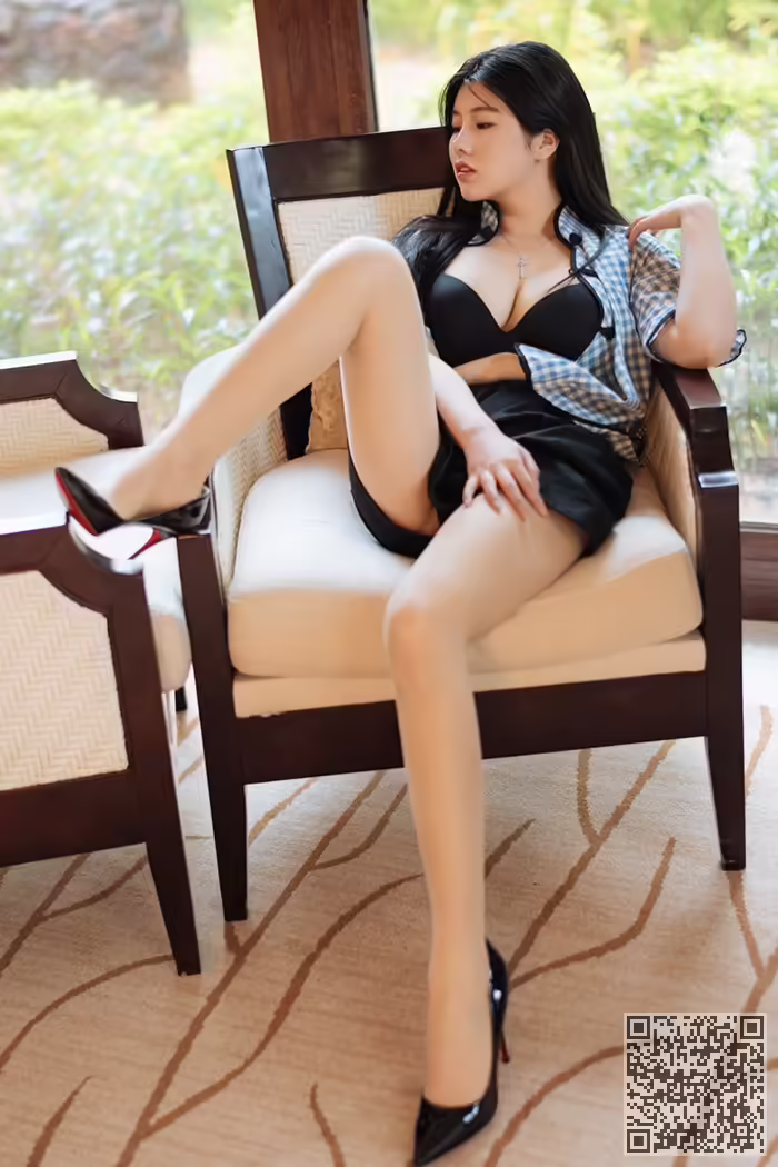 丰腴、嫩模、娜露、巨乳、长腿