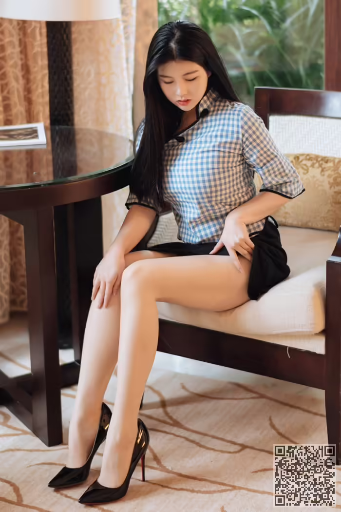 丰腴、嫩模、娜露、巨乳、长腿