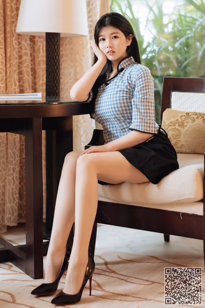 丰腴、嫩模、娜露、巨乳、长腿
