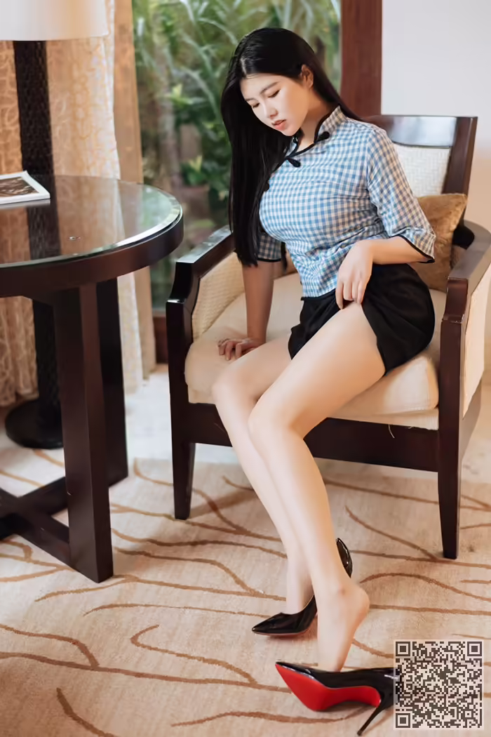 丰腴、嫩模、娜露、巨乳、长腿
