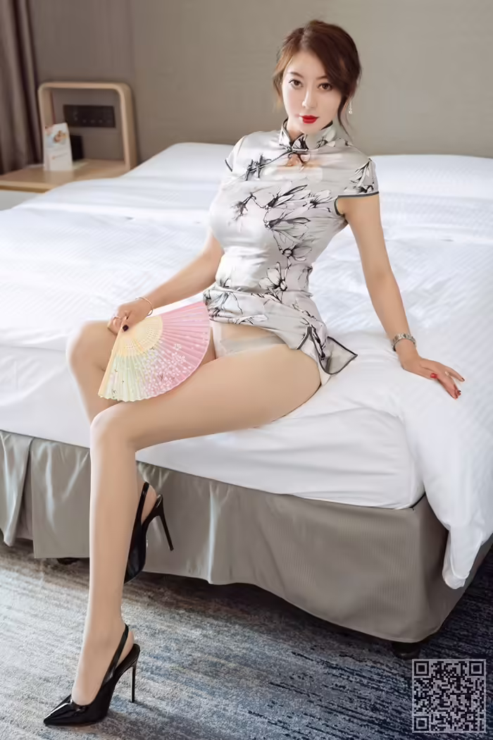 人妻、李夫人、旗袍、肉丝、撅臀