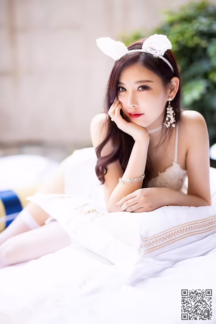 杨晨晨、透明蕾丝