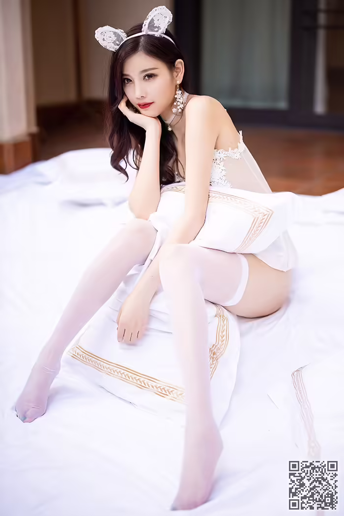 杨晨晨、透明蕾丝
