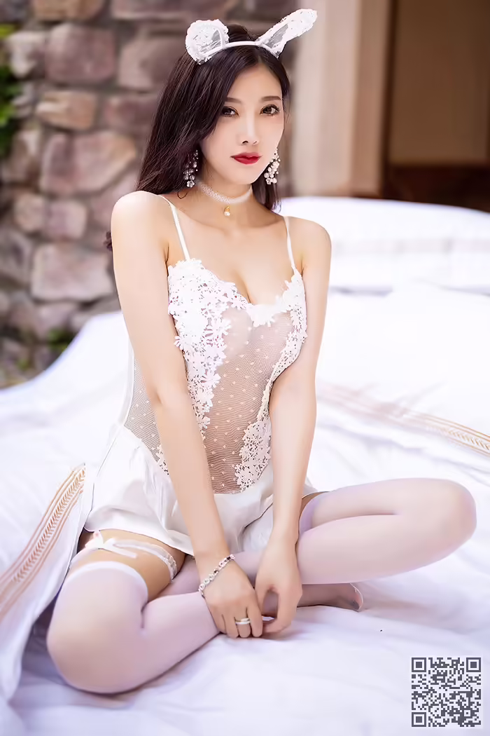 杨晨晨、透明蕾丝