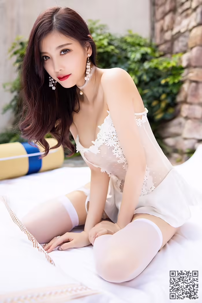 杨晨晨、透明蕾丝