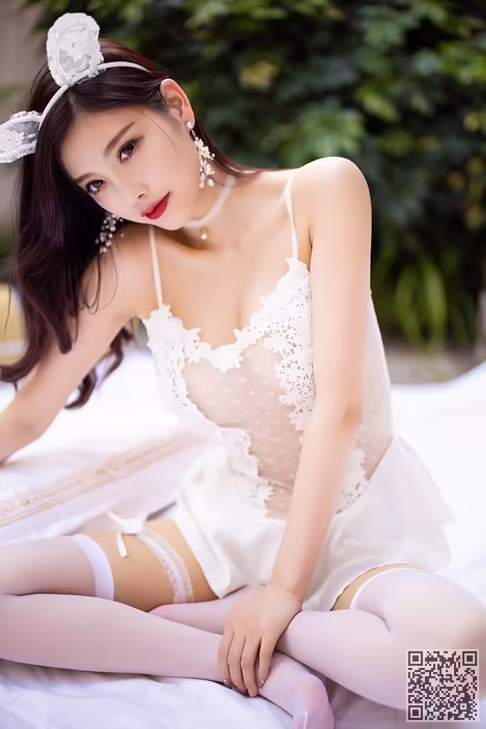 杨晨晨、透明蕾丝