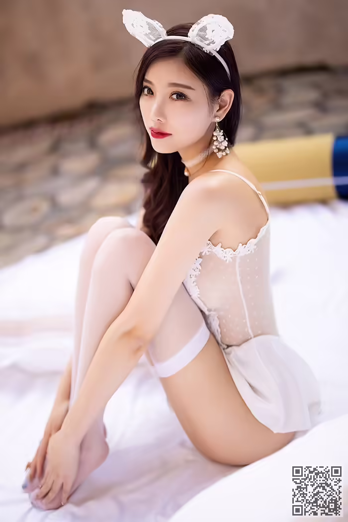 杨晨晨、透明蕾丝