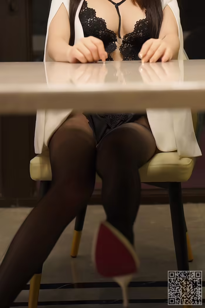 御姐、玉兔miki、包臀、黑丝