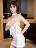 美丽的风情皇家姐姐最优光着腿高吸引你