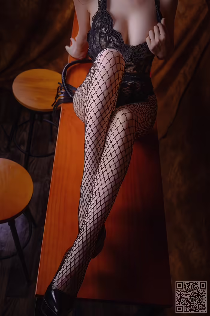 小恶魔利世、黑丝、网袜、爆乳、勾魂