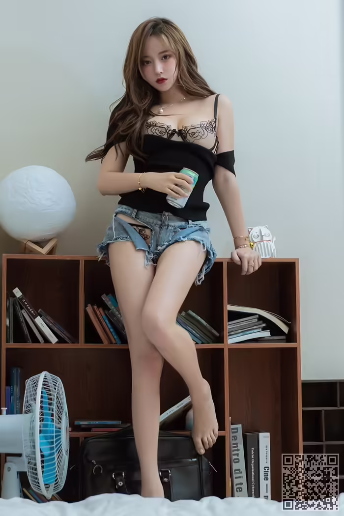 蜜桃小妹、米线线、蛇臀蜂腰
