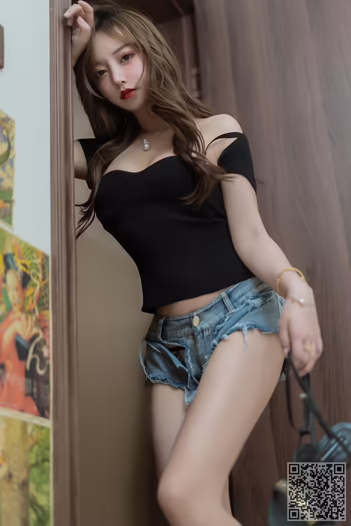 蜜桃小妹、米线线、蛇臀蜂腰