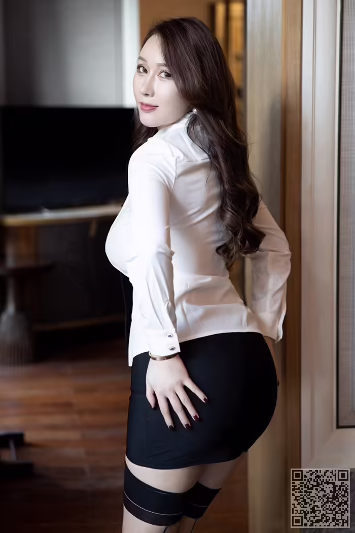白领、尤妮丝、尤物、袒胸露乳