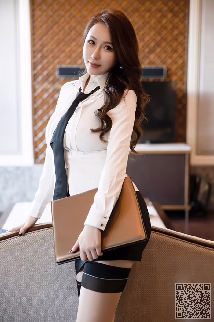 白领、尤妮丝、尤物、袒胸露乳