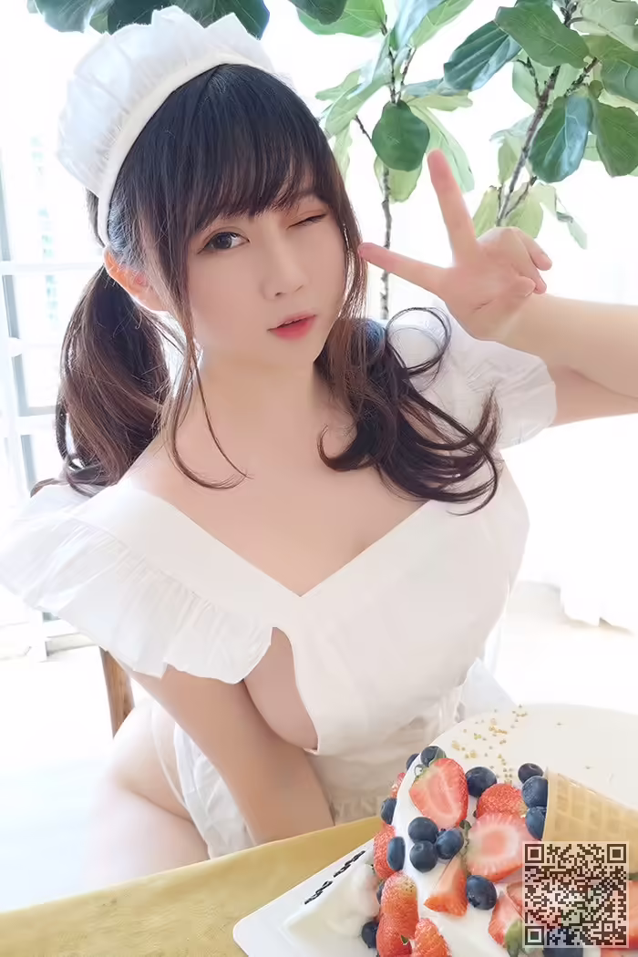 厨娘、依酱、巨乳、侧漏