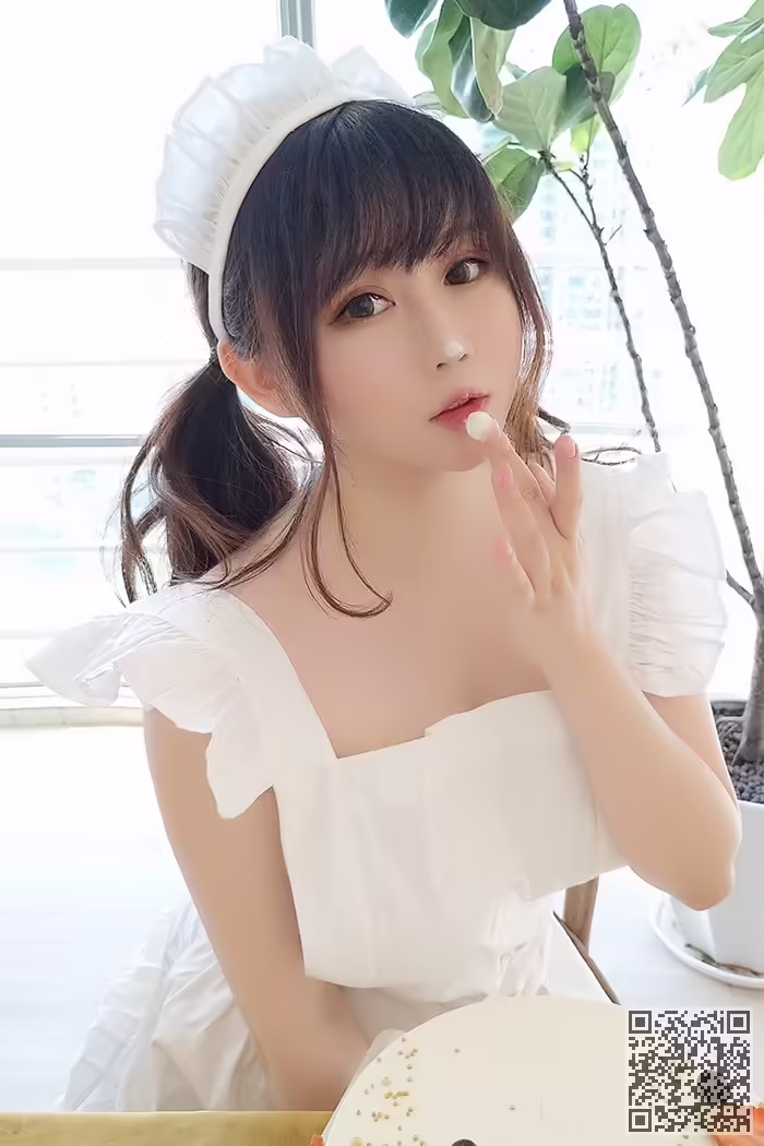 厨娘、依酱、巨乳、侧漏