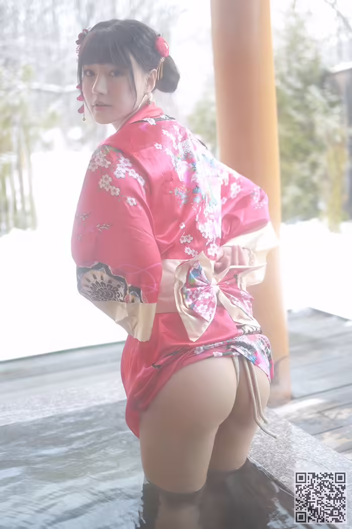 娇娘、朱可儿、裸身