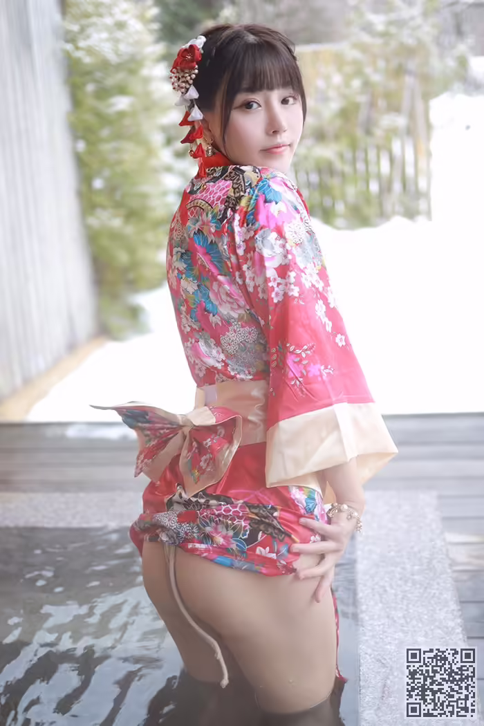 娇娘、朱可儿、裸身