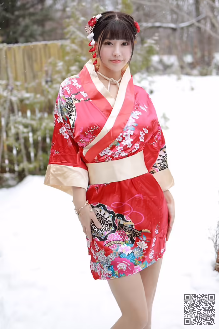 娇娘、朱可儿、裸身