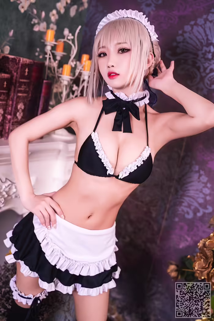 性感女仆、鬼畜瑶、半身赤裸