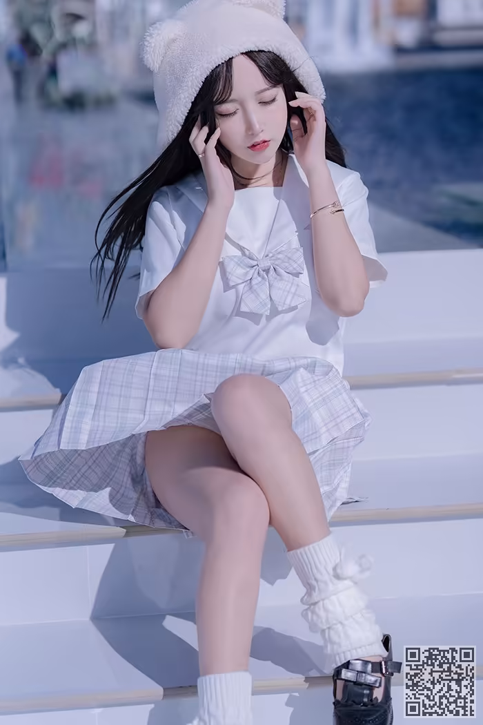 思春期少女、米线线、JK制服、美腿