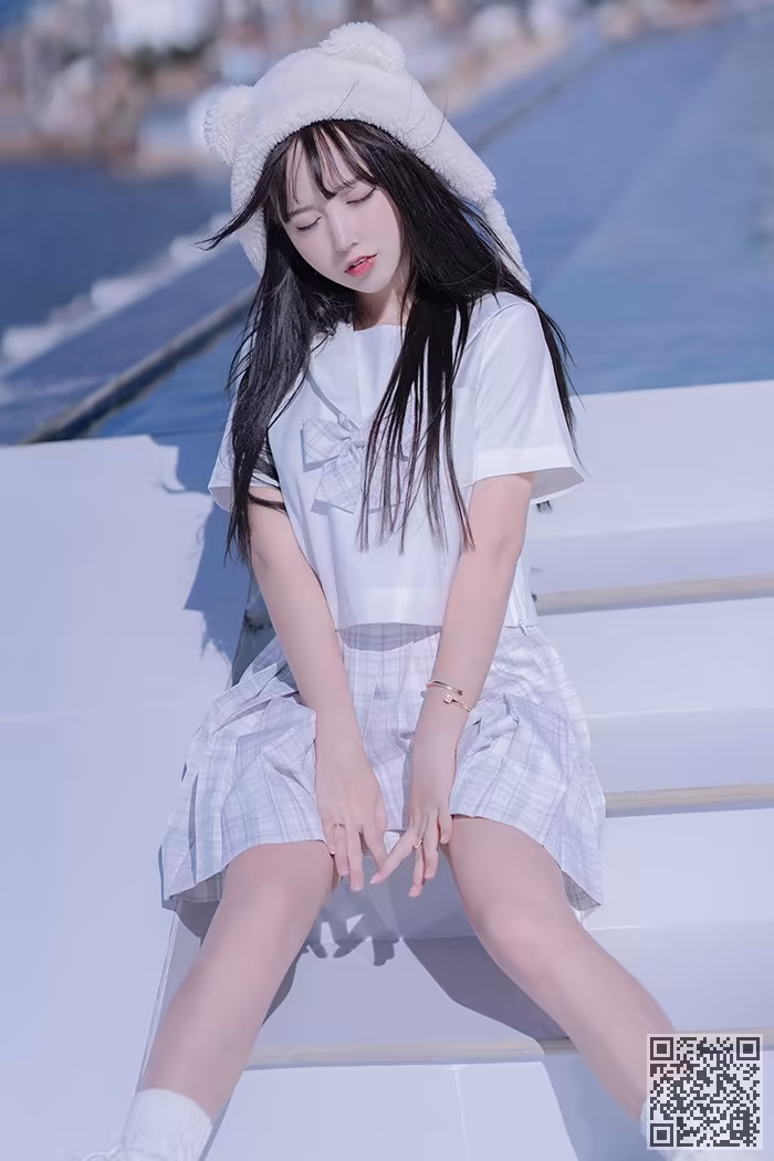 思春期少女、米线线、JK制服、美腿
