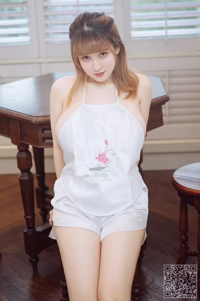 奶牛、周大萌、胴体、美乳