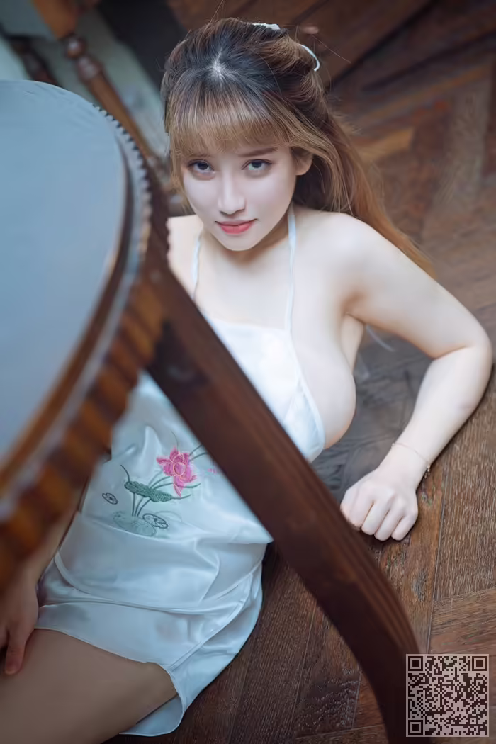 奶牛、周大萌、胴体、美乳