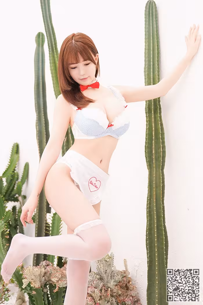 激萌小妹UU酱奶香味巨乳半裸诱惑