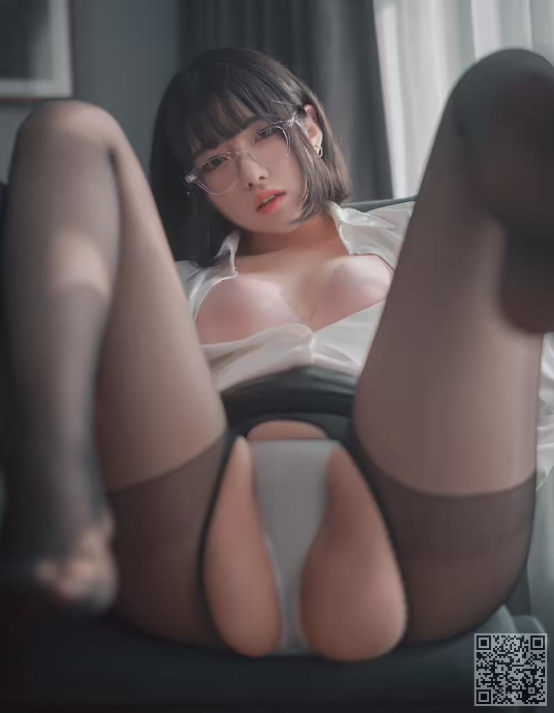 韩国美女、Sonson、黑丝、翘臀