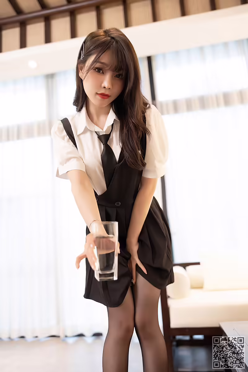 女仆、芝芝、嬉戏