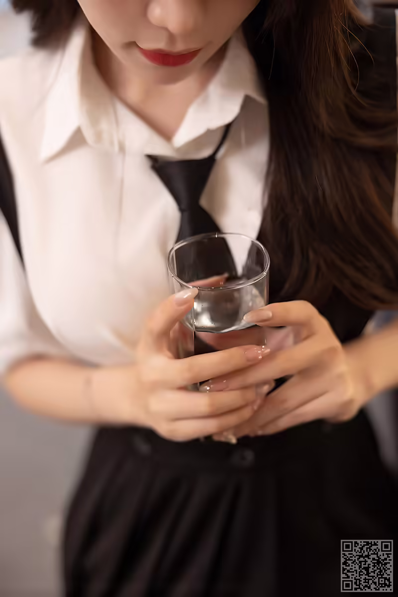 女仆、芝芝、嬉戏