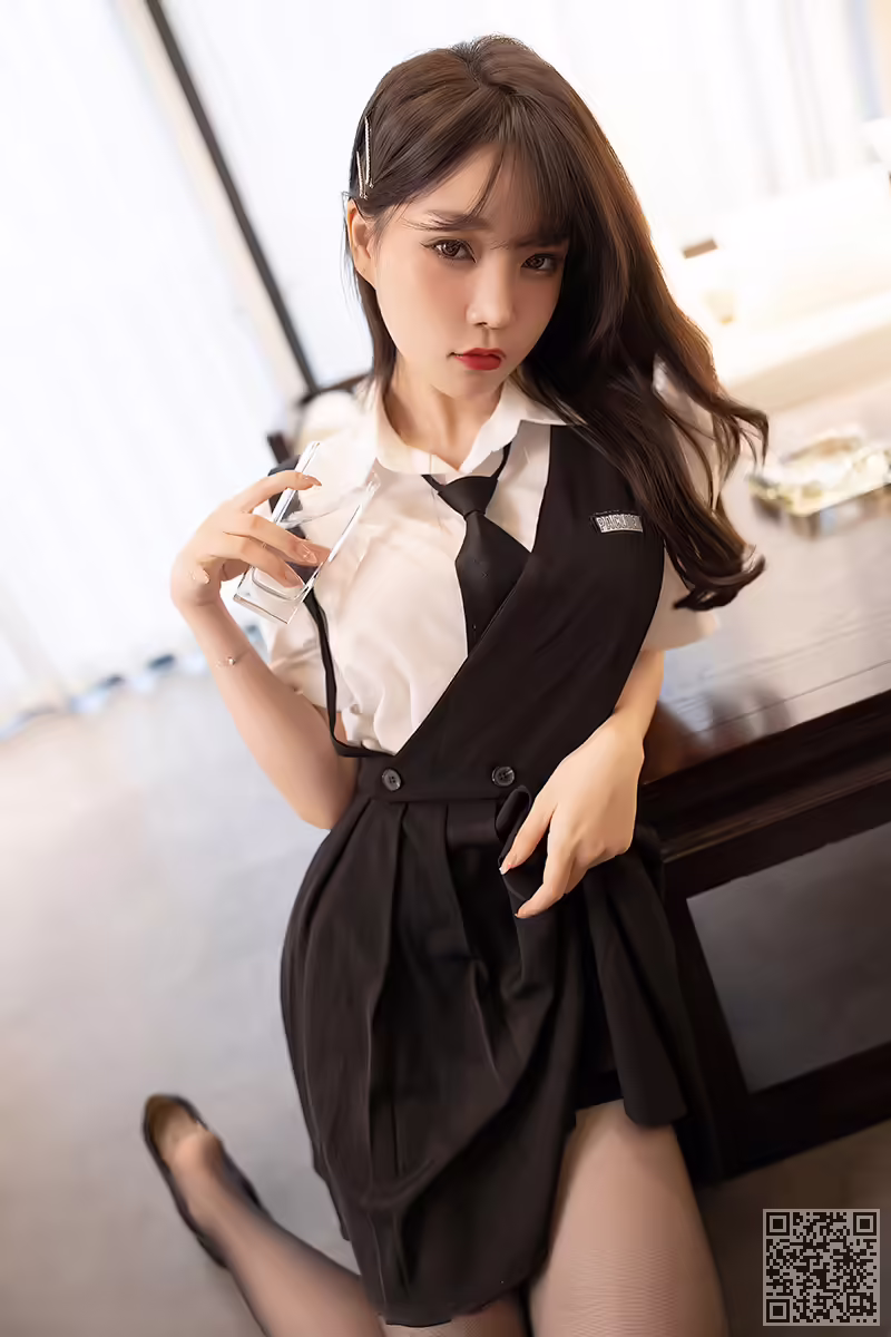 女仆、芝芝、嬉戏