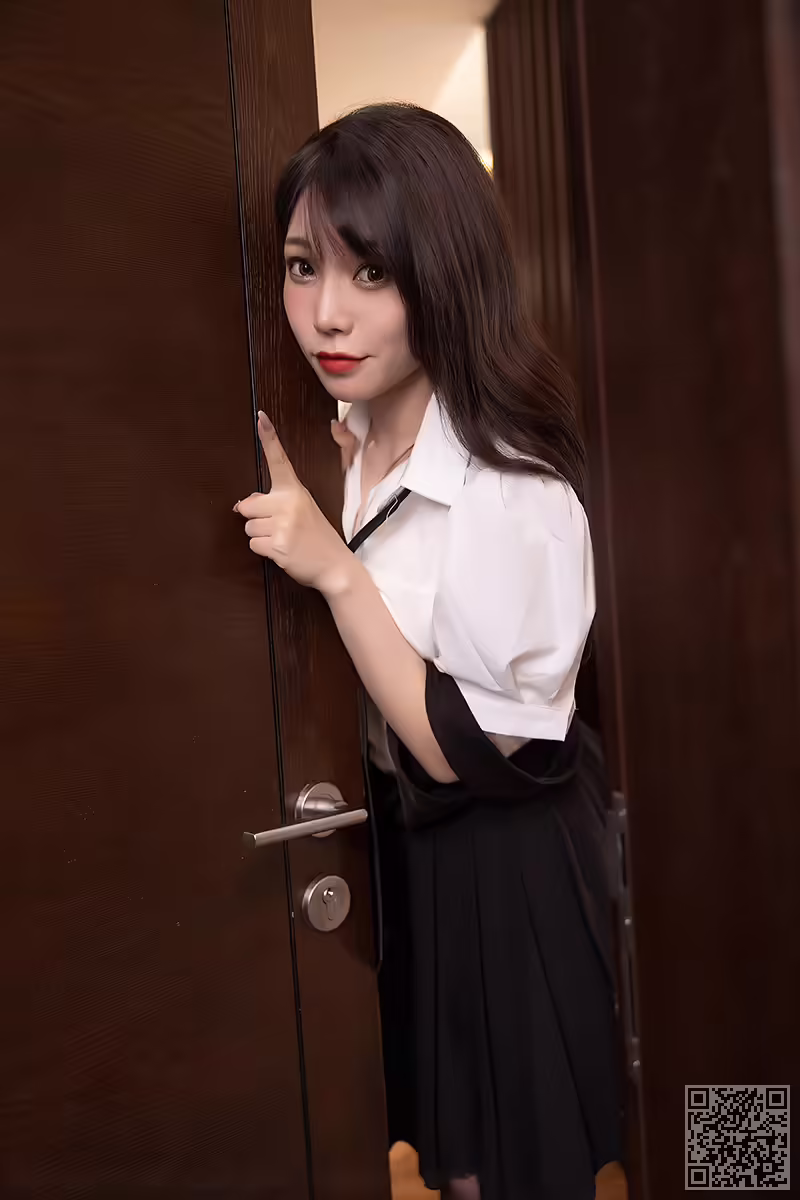 女仆、芝芝、嬉戏