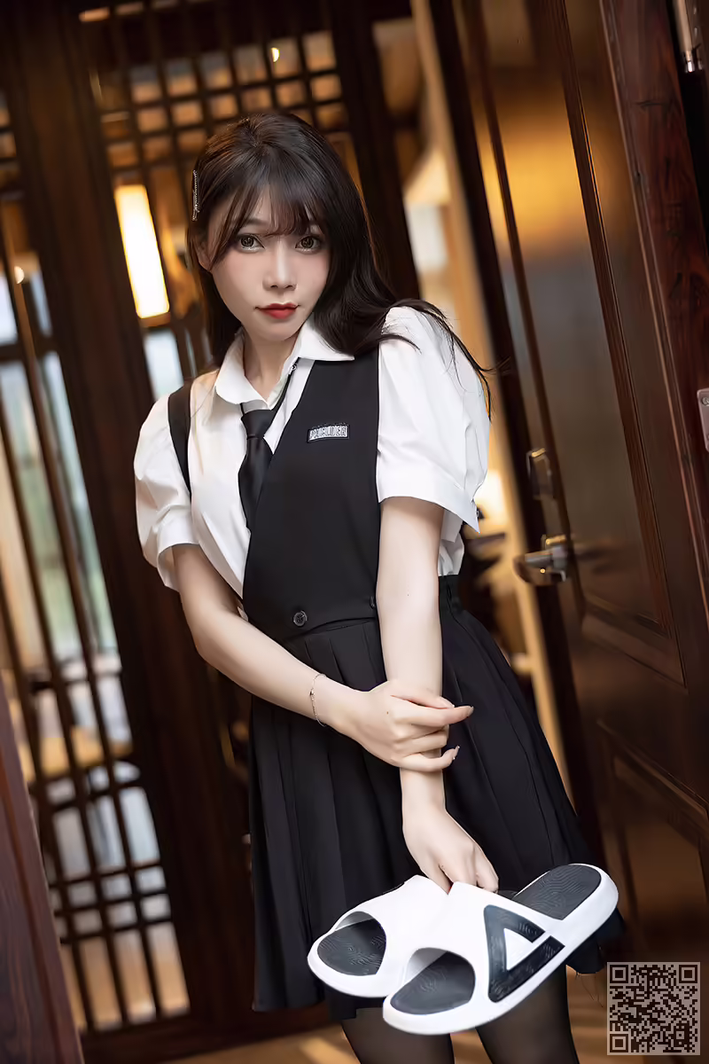 女仆、芝芝、嬉戏