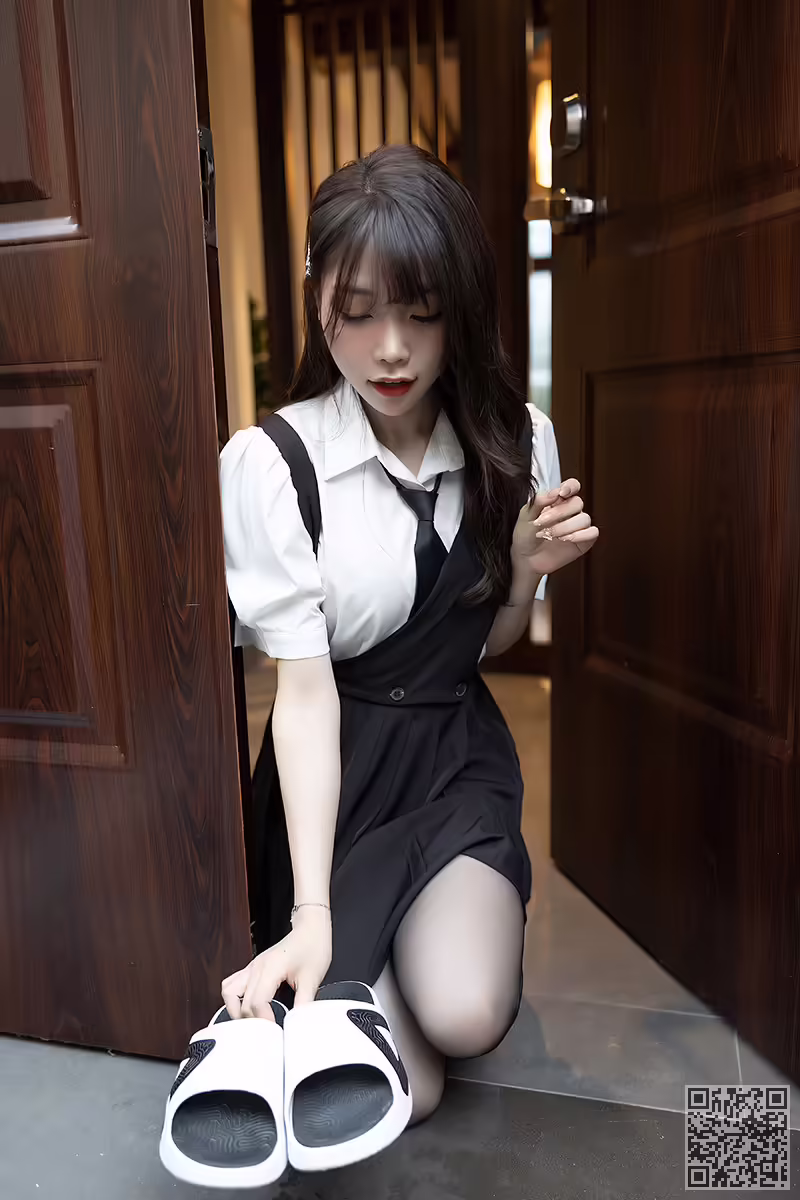 女仆、芝芝、嬉戏