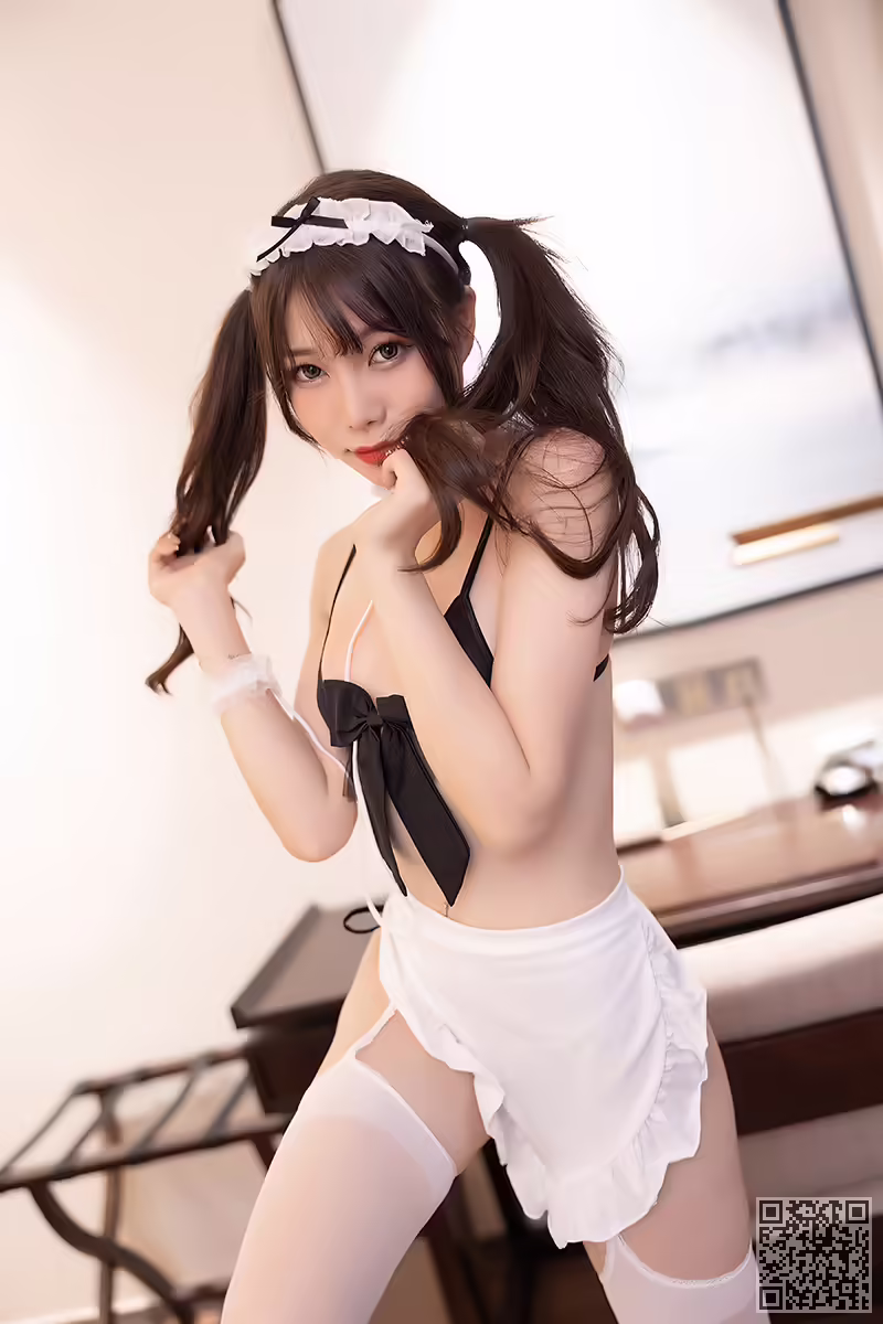 女仆、芝芝、嬉戏