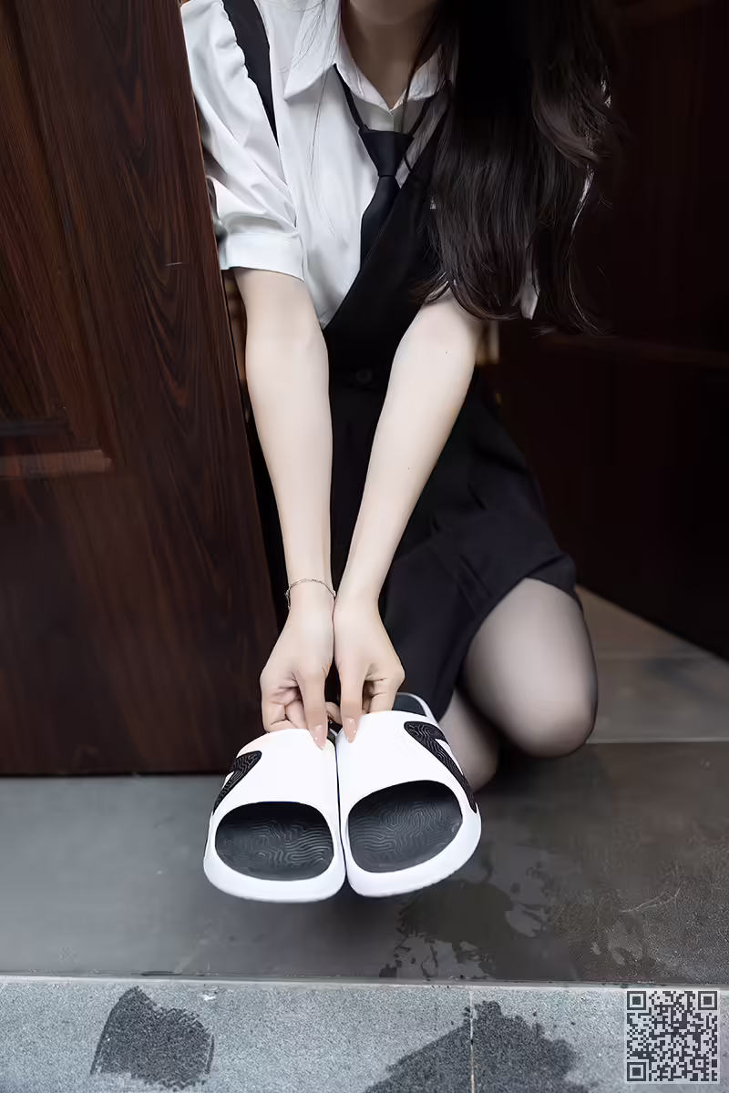 女仆、芝芝、嬉戏