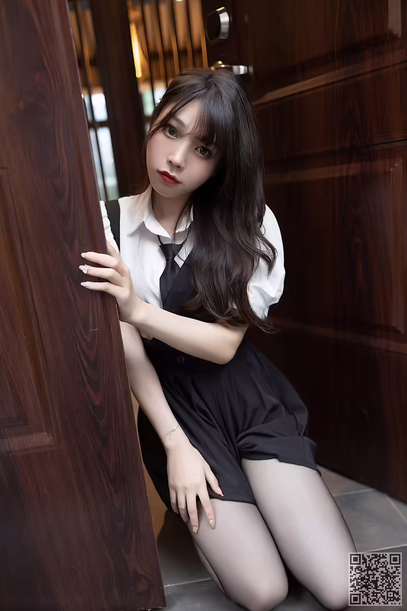 女仆、芝芝、嬉戏