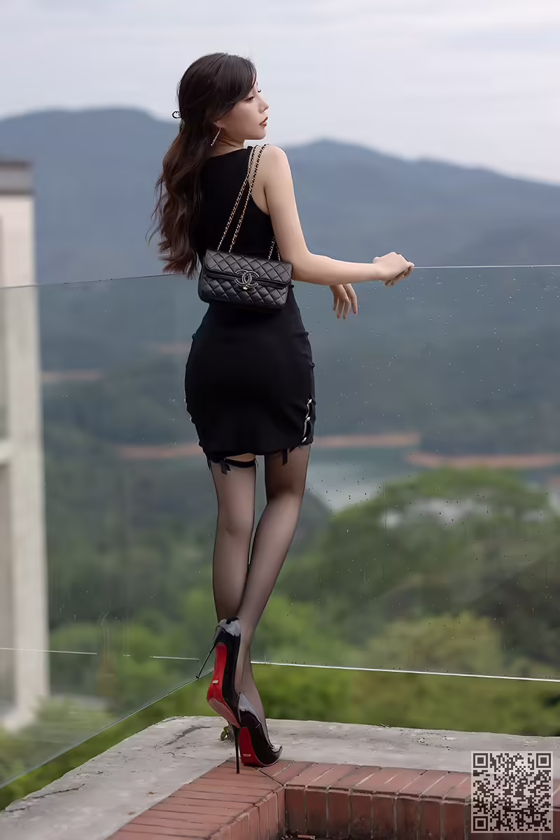 女神的芝士奶酪战利品黑丝腿盖一半是很有吸引力的、女神、美腿、芝芝Booty、黑丝
