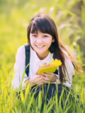 女孩美眉和新鲜的照片“夏天的风”