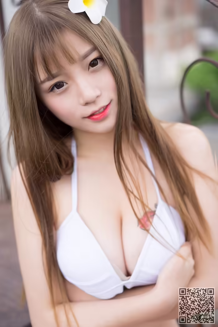 唇印、程彤颜、 气质佳