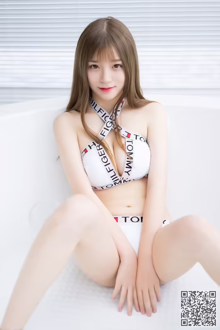 唇印、程彤颜、 气质佳