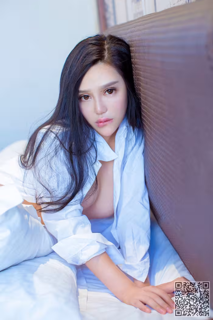 美人、睡裙、流连忘返